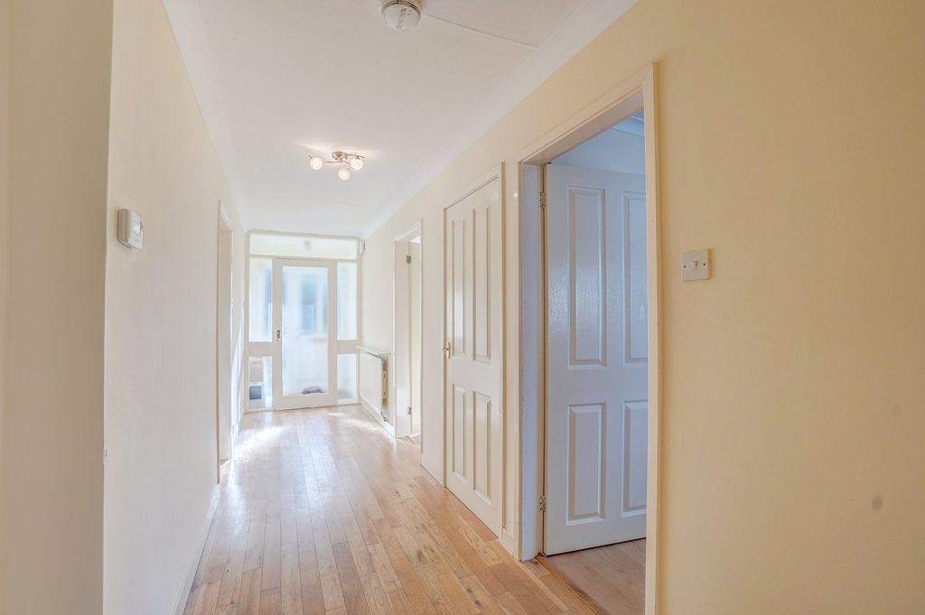 Property photo 3 of 11 Picture No. 02