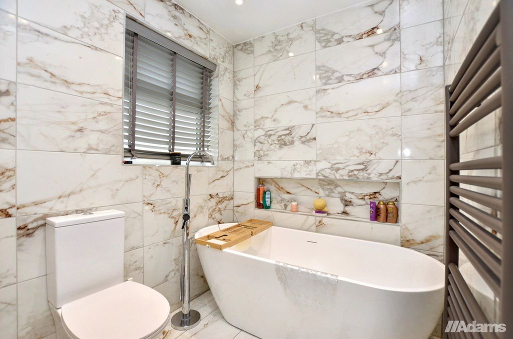 Property photo 2 of 31