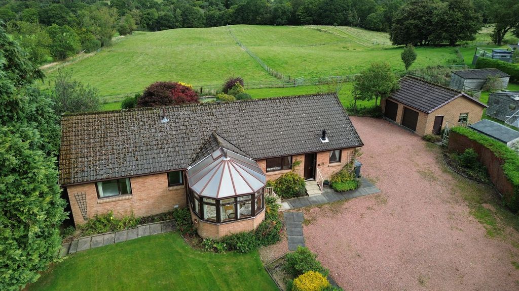 Property photo 1 of 25 Main Drone