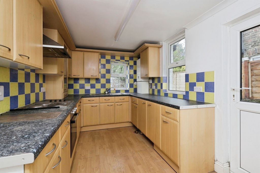 Property photo 3 of 13