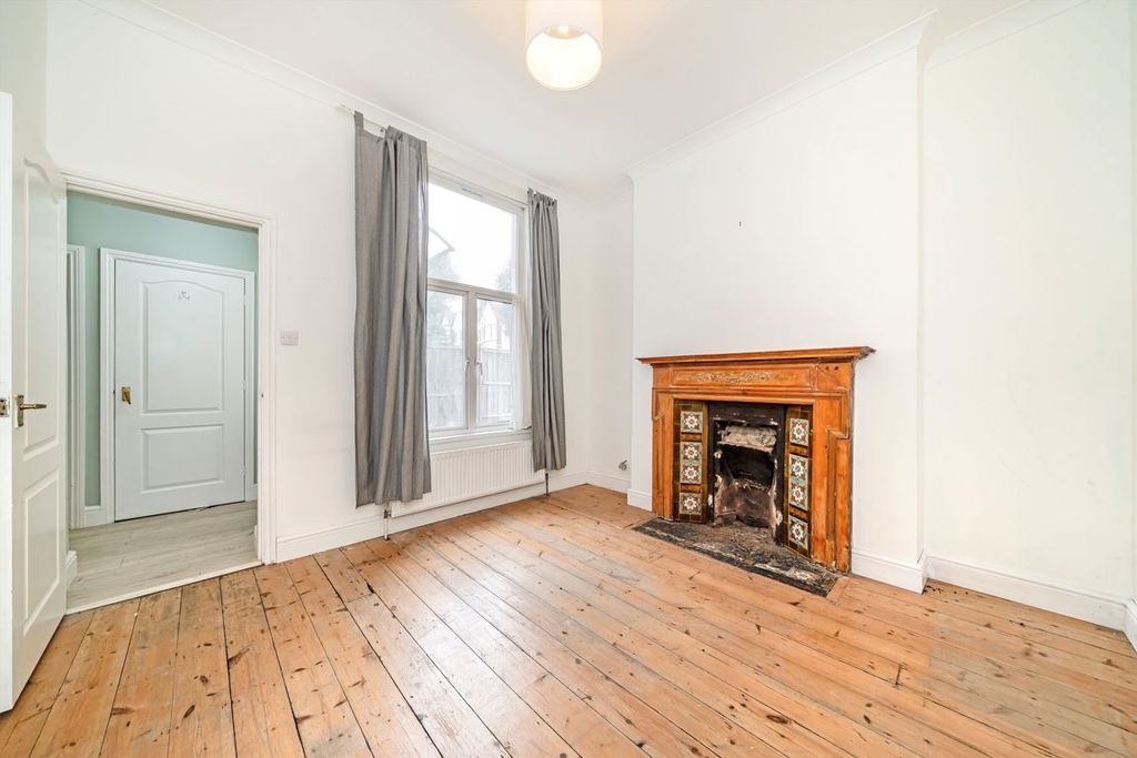 Property photo 3 of 7