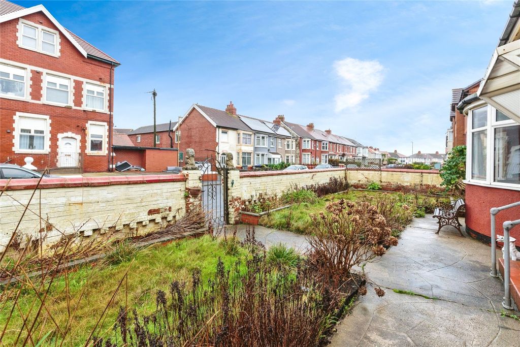 Property photo 3 of 29 Picture No. 52