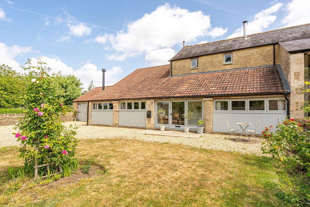 Property photo 1 of 21