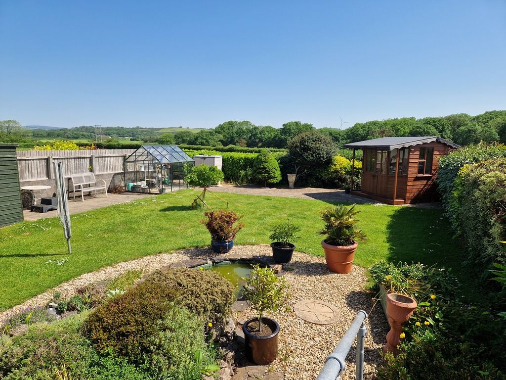 Property photo 2 of 27