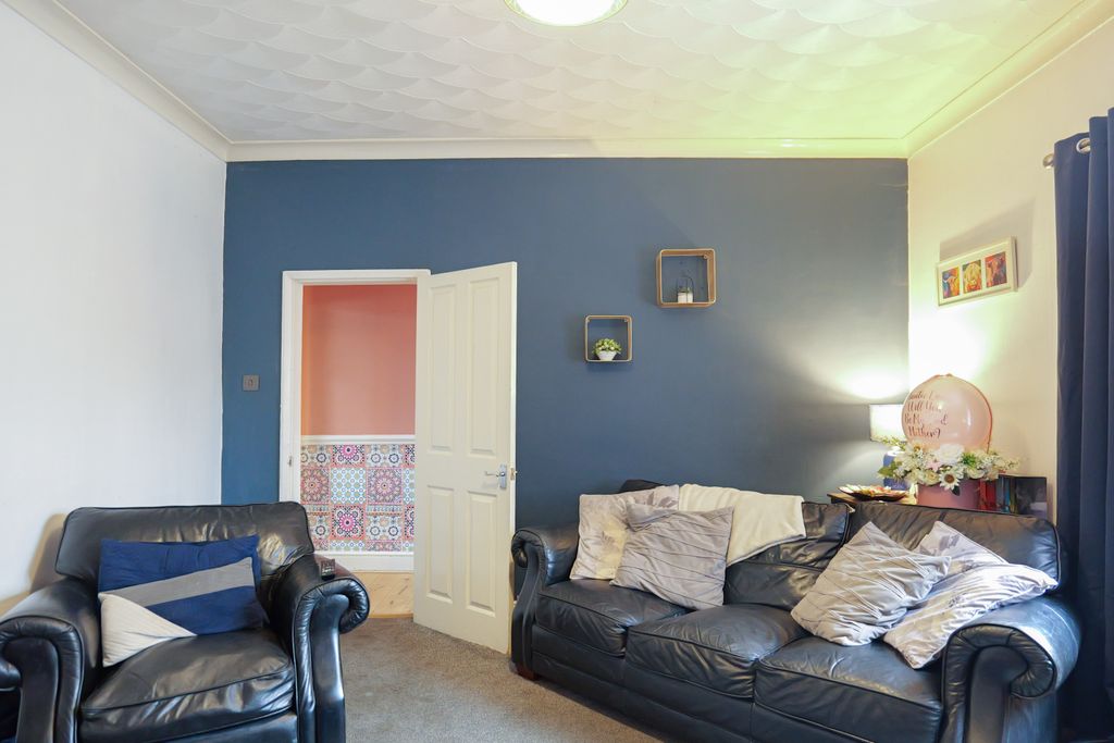 Property photo 3 of 27