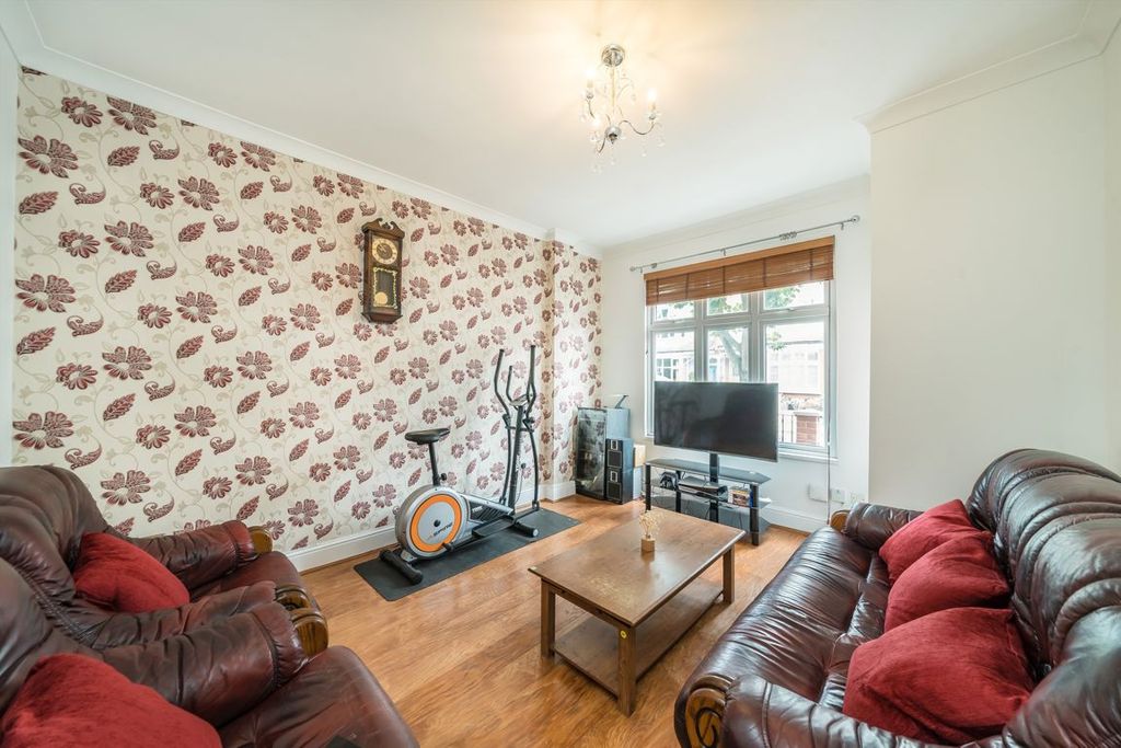 Property photo 2 of 12