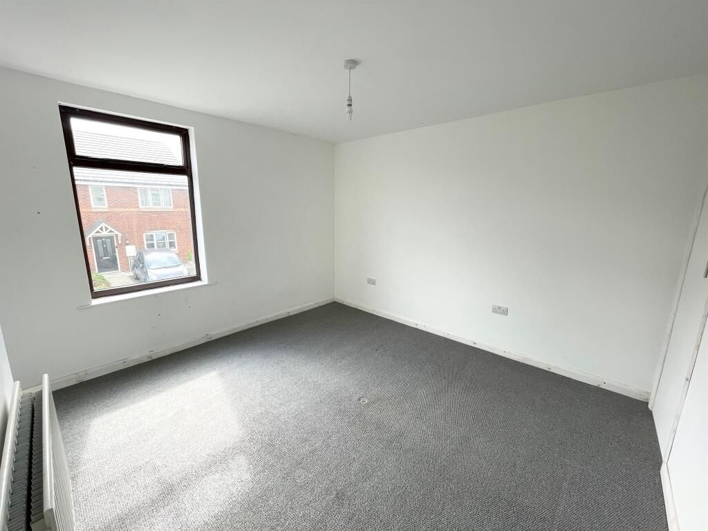 Property photo 3 of 8 Exterior