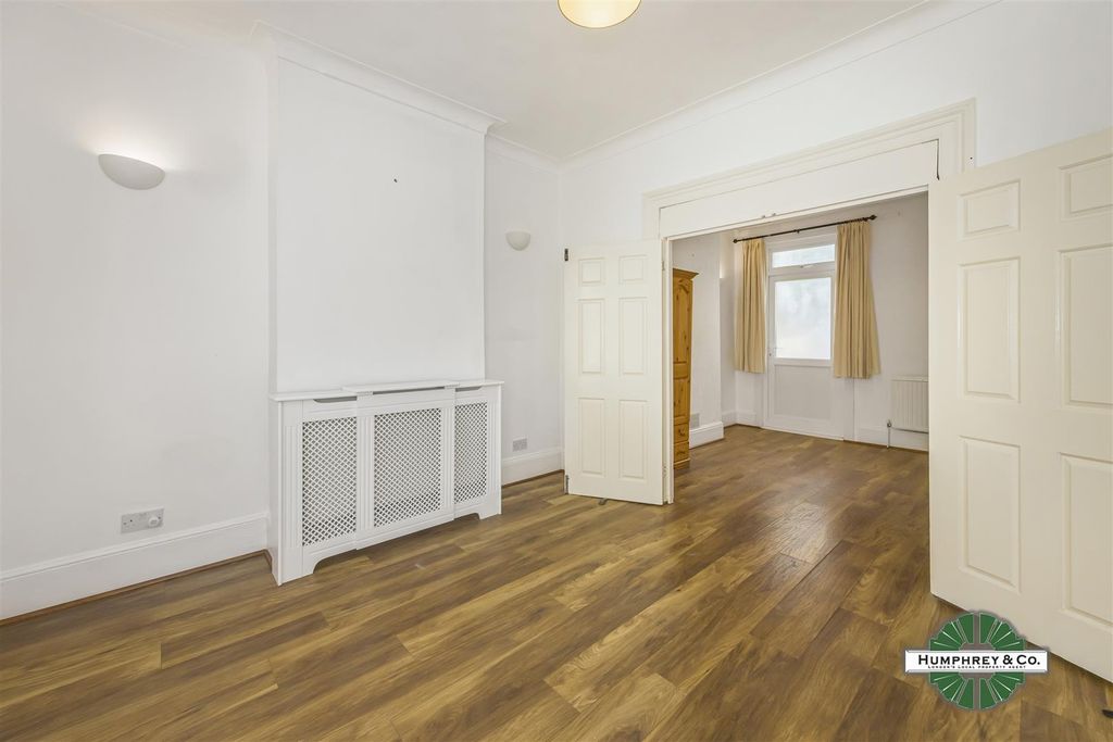 Property photo 3 of 13 41   Leonard Rd -004.Jpg