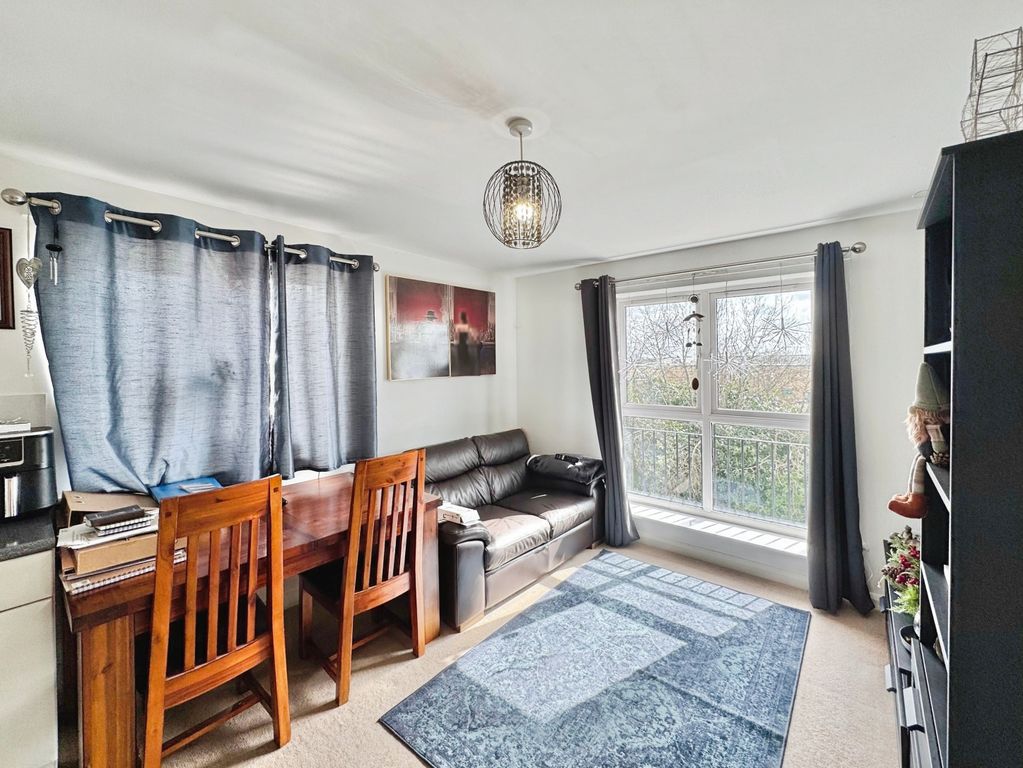 Property photo 3 of 6