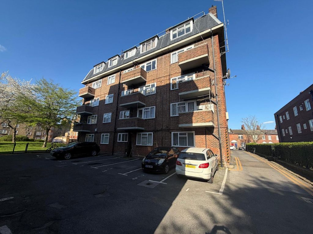 Property photo 2 of 3 Picture No. 01