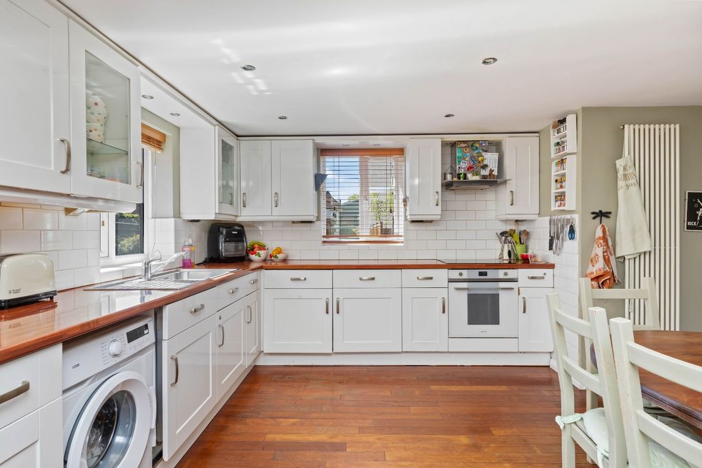 Property photo 2 of 14 5079281