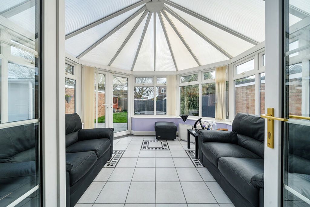 Property photo 3 of 19 Conservatory