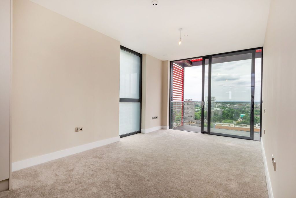 Property photo 2 of 9