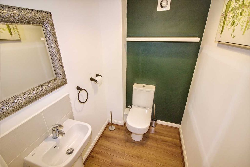 Property photo 3 of 14 Downstairs Cloakroom