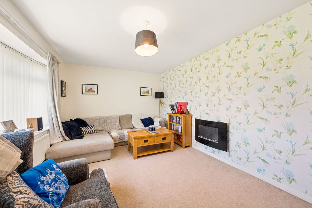 Property photo 3 of 33