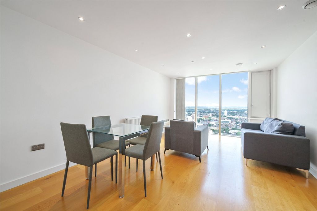 Property photo 3 of 26 Picture No. 35