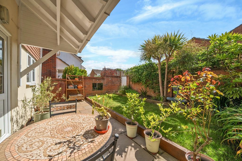 Property photo 2 of 19
