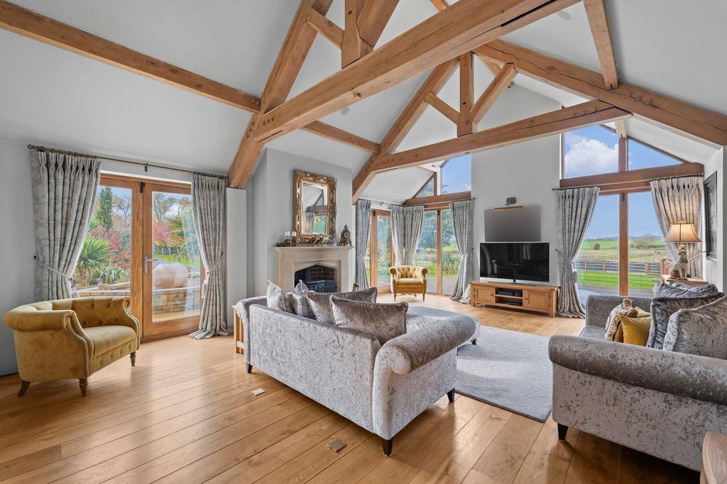 Property photo 3 of 42 New Internal 9.Jpeg