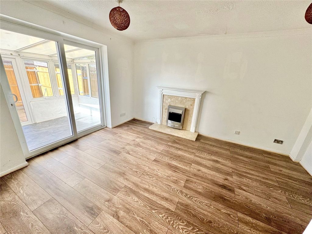 Property photo 3 of 16 Picture No. 22