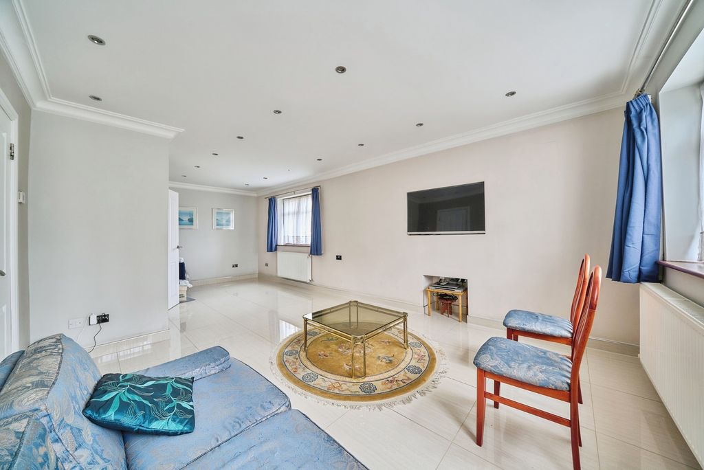 Property photo 2 of 36 Pbox-Img.Jpg