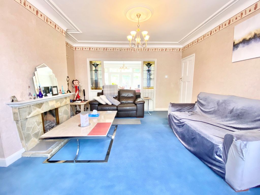 Property photo 3 of 23