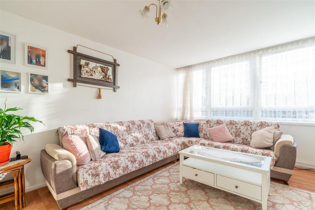 Property photo 3 of 16 Living Room