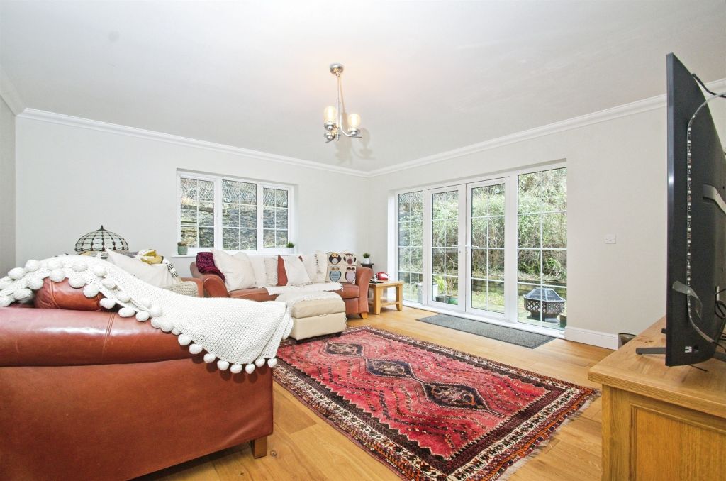 Property photo 2 of 34