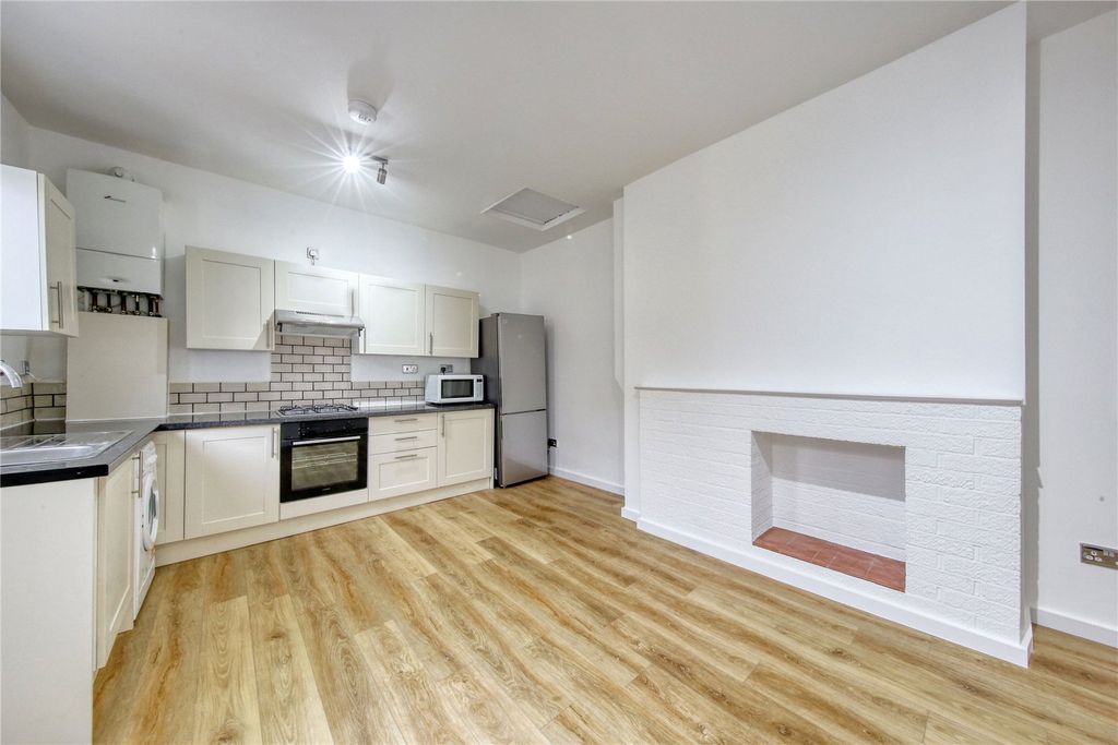Property photo 2 of 9 Picture No. 18
