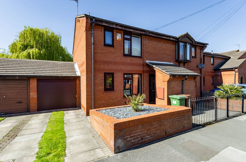 Property photo 1 of 11 1 Bed Unfurnished Apartment