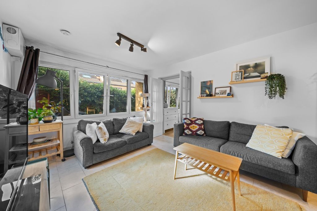 Property photo 2 of 14 4431141