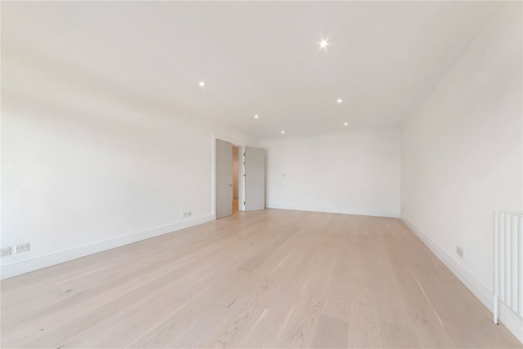 Property photo 3 of 10 Picture No. 21