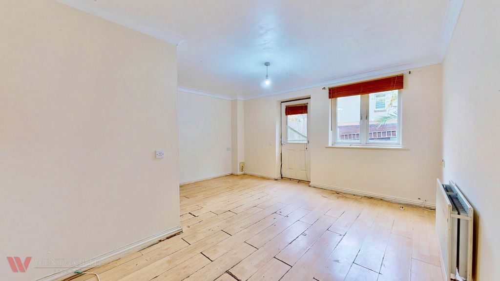 Property photo 3 of 15 Photo 13