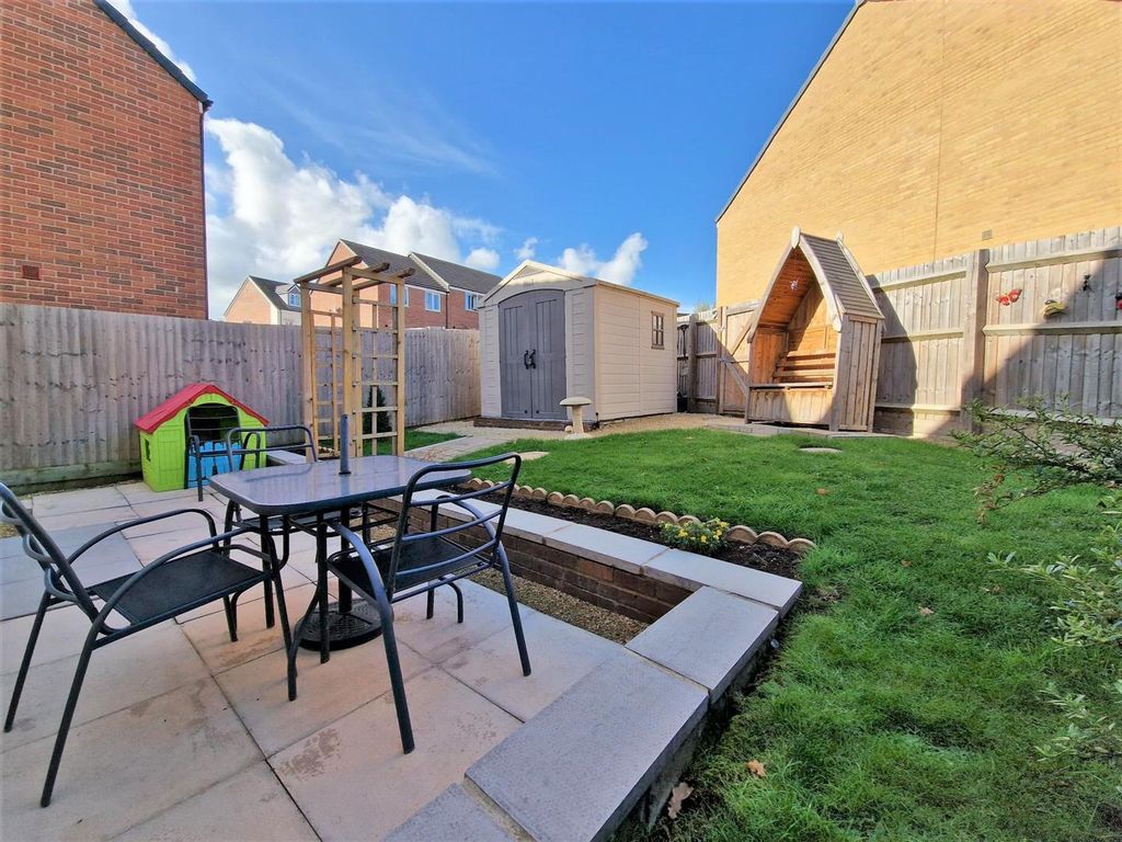 Property photo 2 of 16