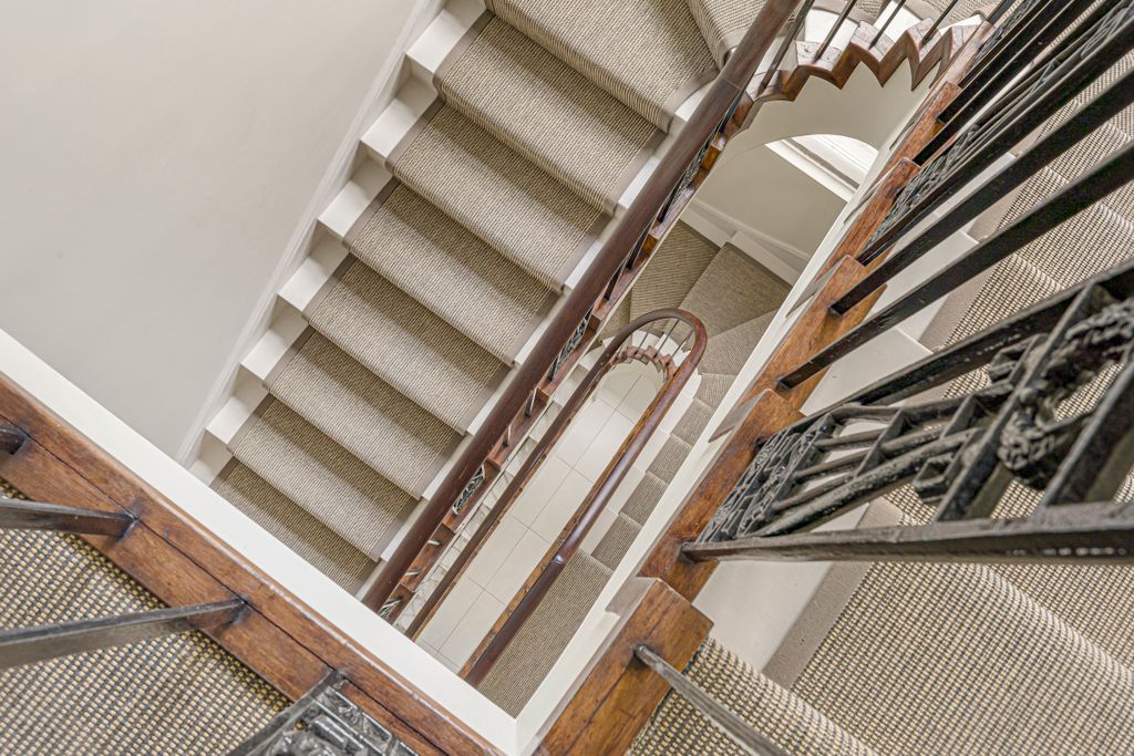 Property photo 3 of 28