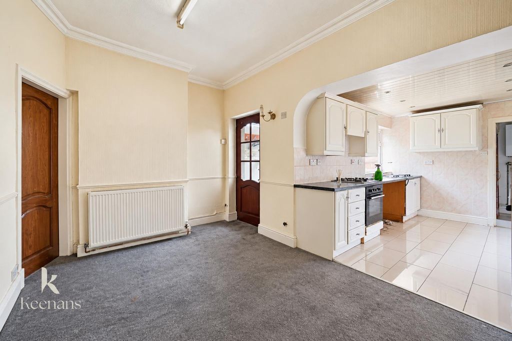 Property photo 3 of 27