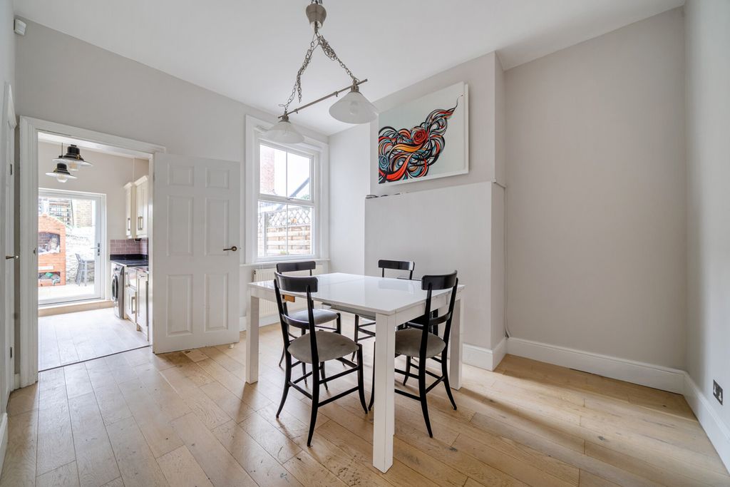 Property photo 3 of 20 1409408-3-6985Daa...