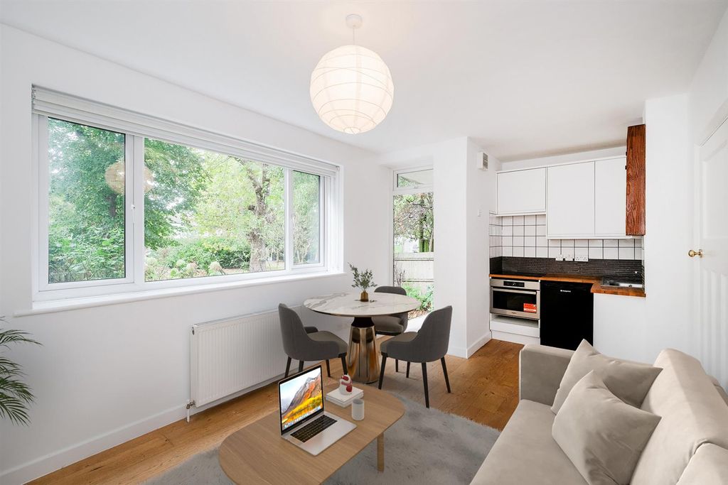 Property photo 2 of 20