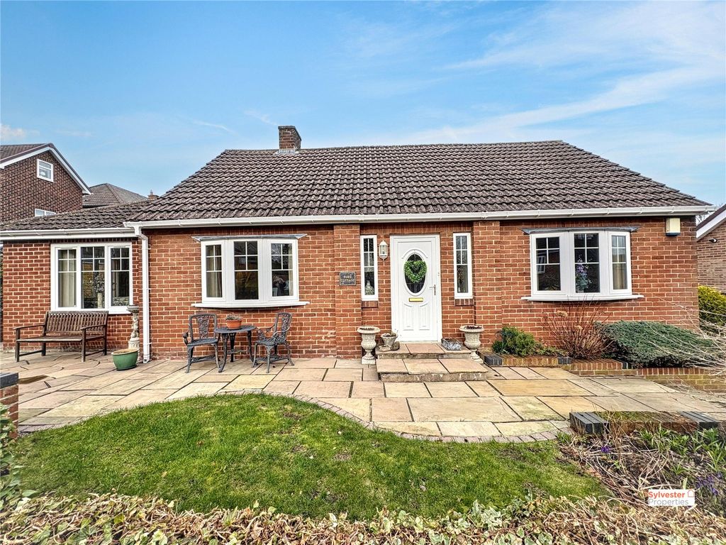 Property photo 2 of 37 Picture No. 21