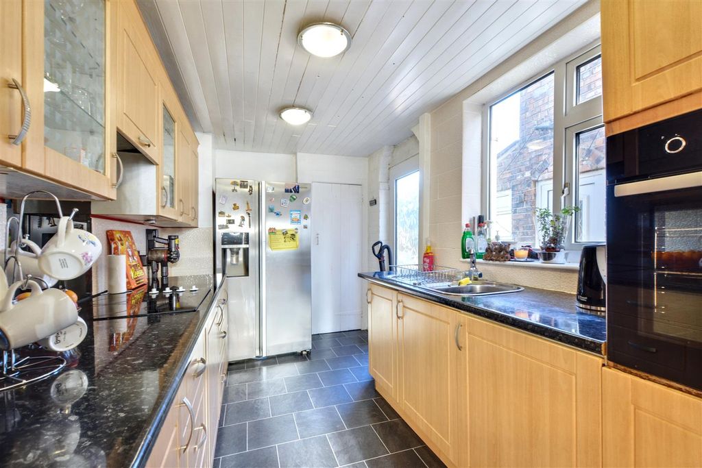 Property photo 3 of 17 Kitchen_2.Jpeg