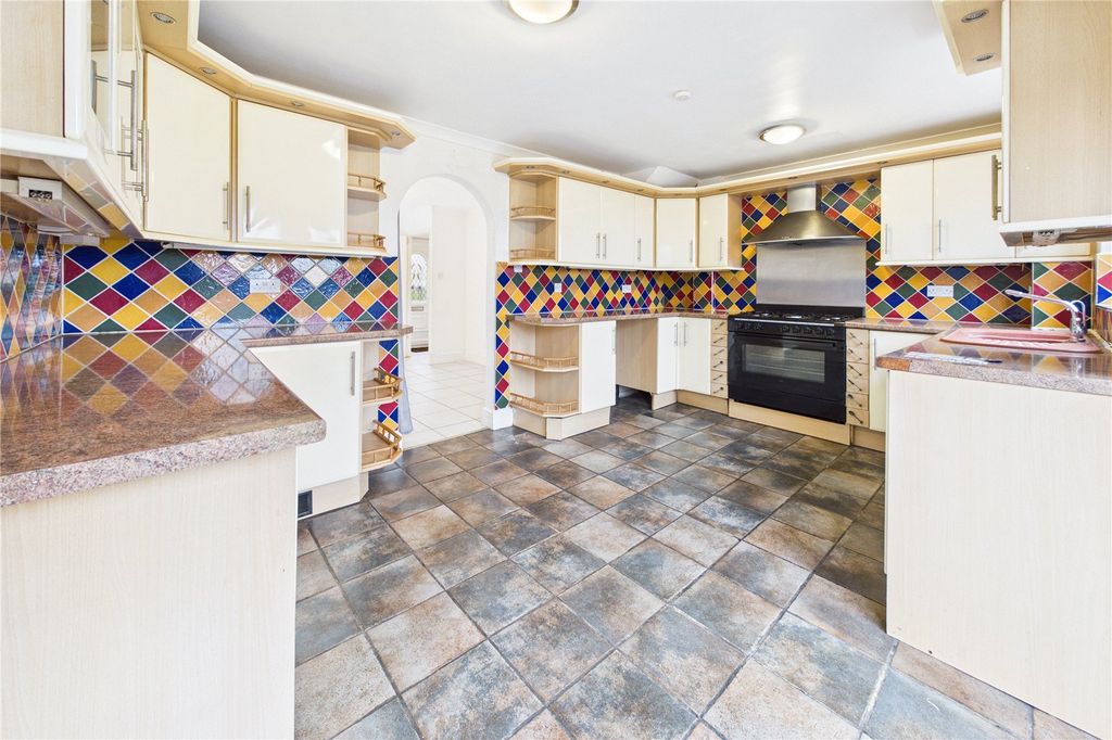 Property photo 3 of 15 Kitchen