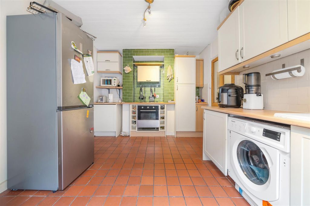 Property photo 2 of 11 Tremaine Road-3.Jpg
