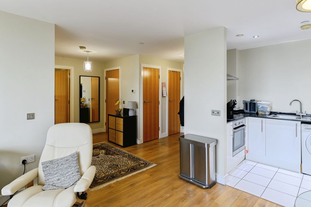 Property photo 3 of 20