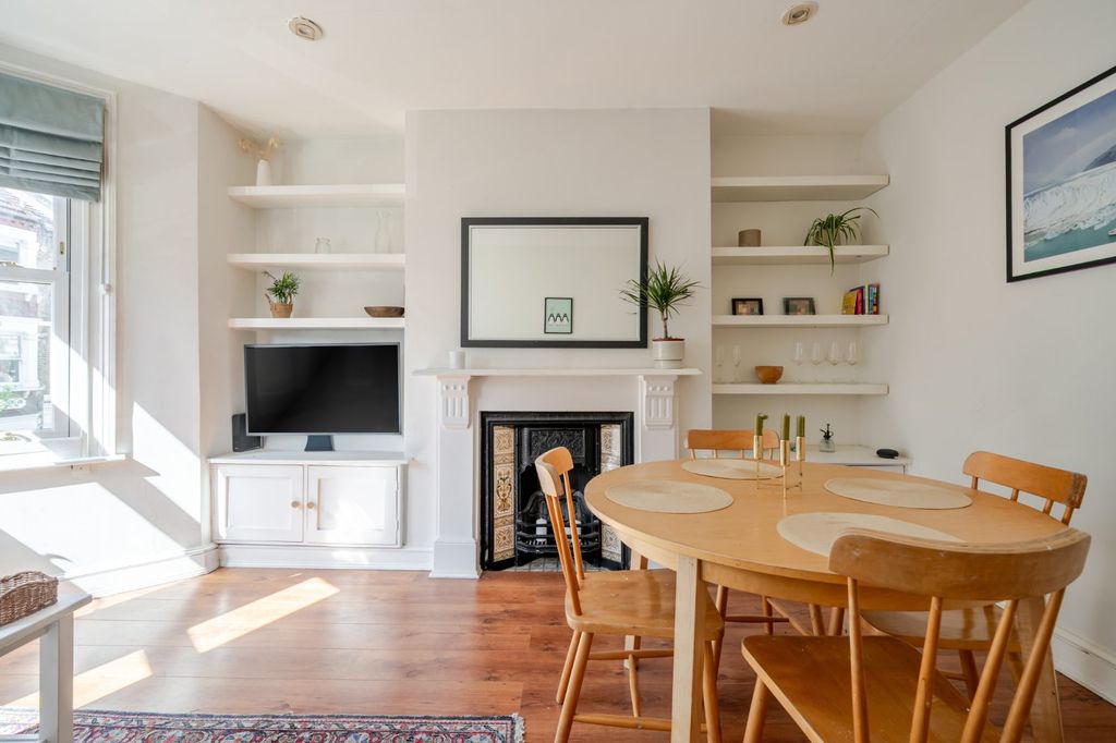 Property photo 2 of 19 Picture No. 28