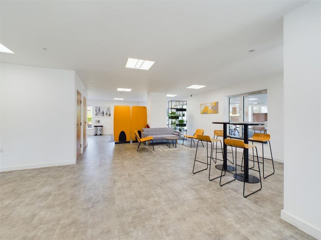 Property photo 2 of 8 Cam02202G0-Pr0250-Still010.Jpg