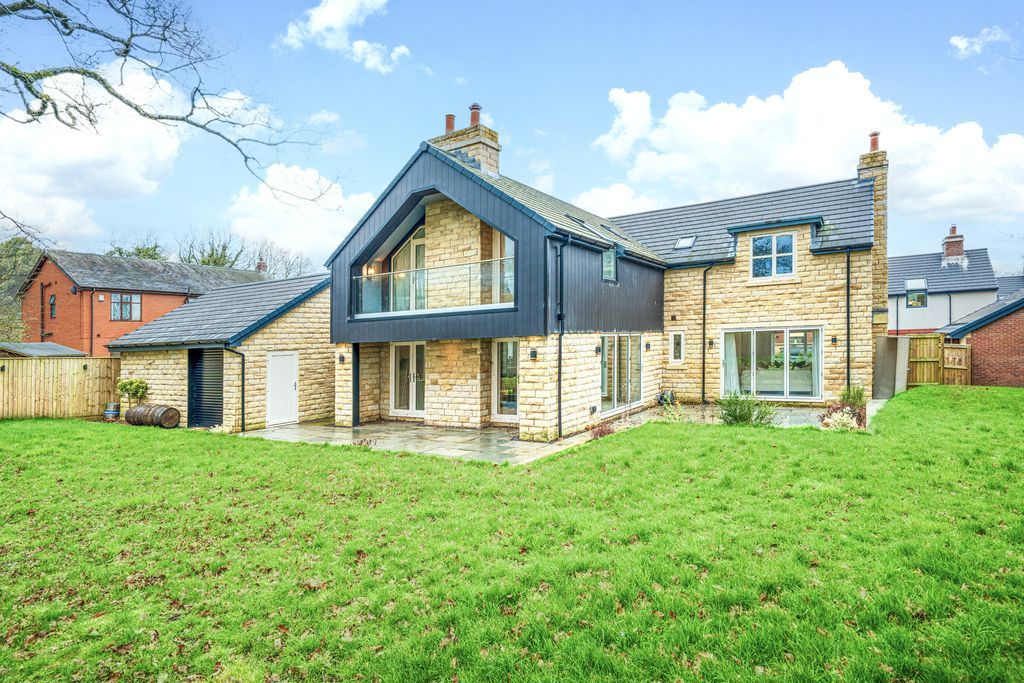 Property photo 2 of 33 Photo 32