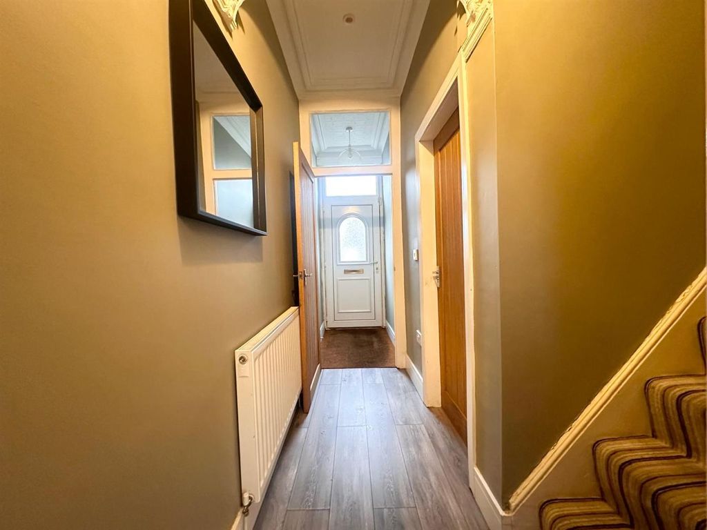 Property photo 2 of 15 Hallway