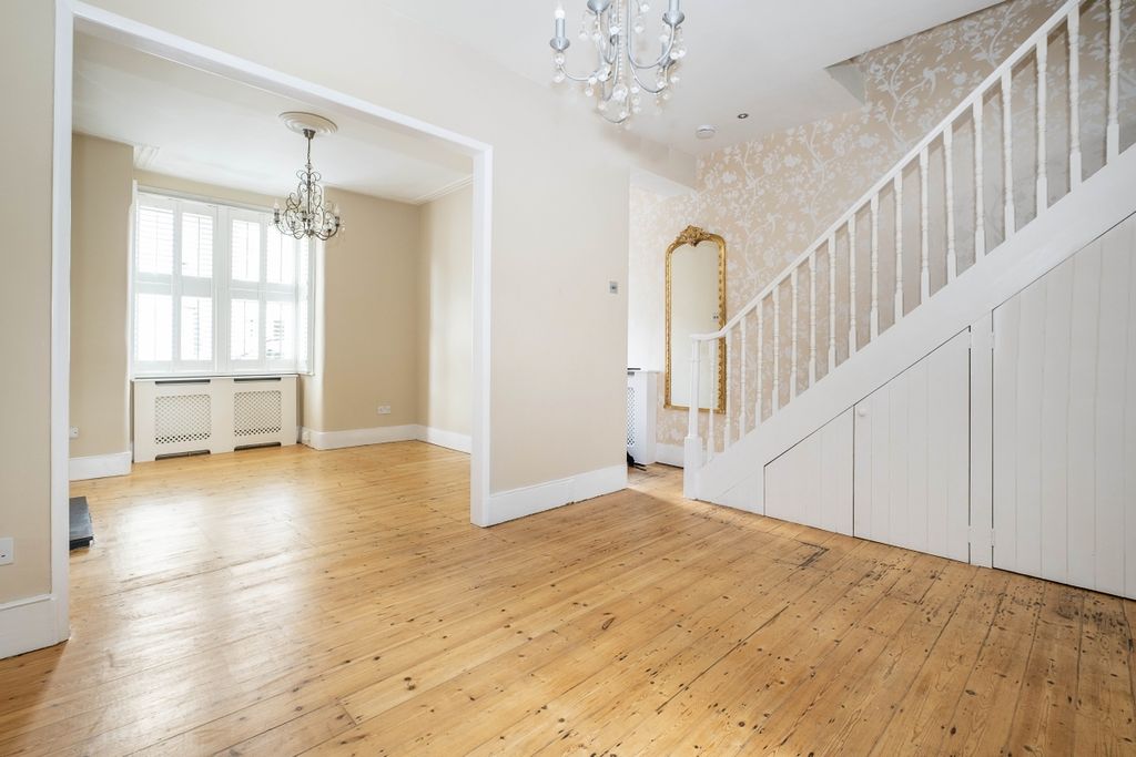 Property photo 3 of 21 20-Bellew-Street-...