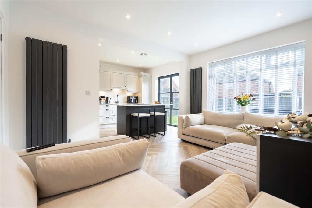 Property photo 2 of 10 Living Room