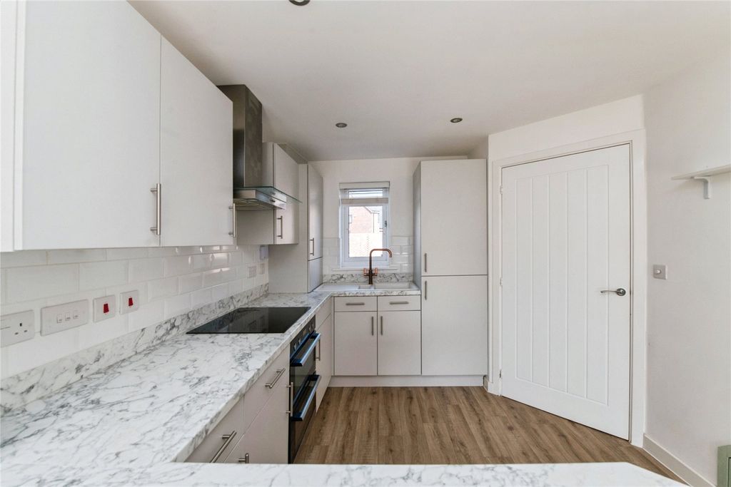 Property photo 3 of 12 Picture No. 27