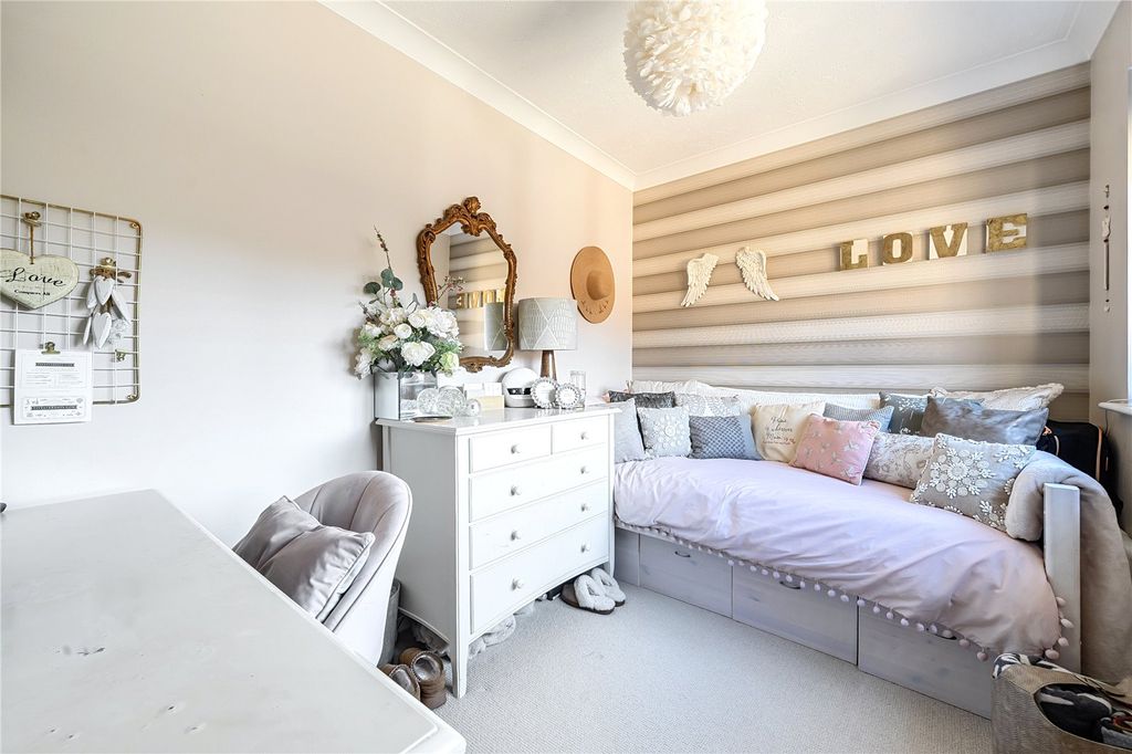 Additional image 14 of 5 bed detached house for saleRuskin Court, Crowthorne, Berkshire RG45